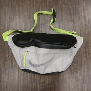 Nike Tech Winterized Hip Bag